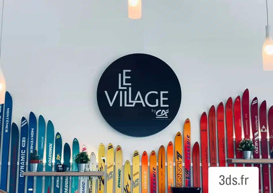 Le village enseigne dibond